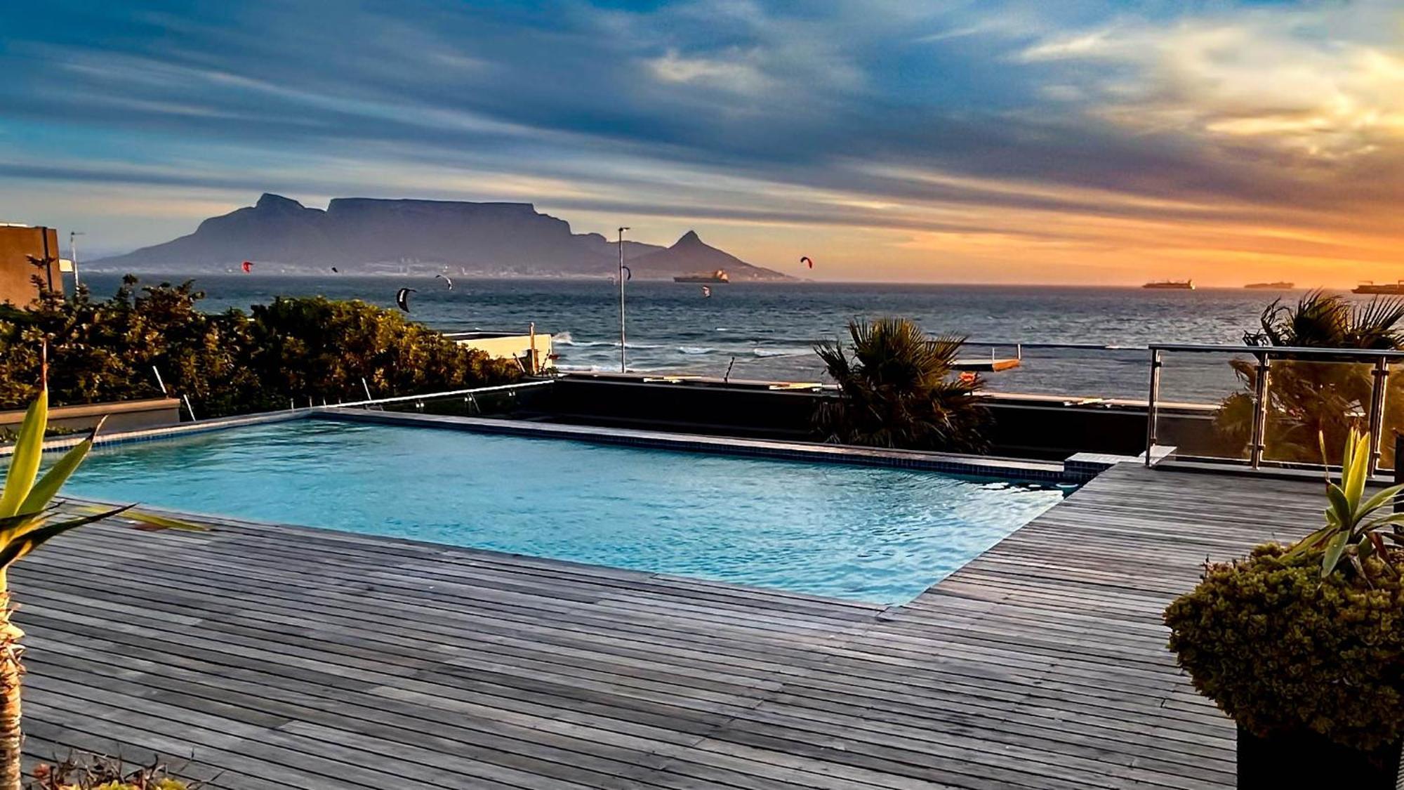 Heaven On Earth - Blouberg Beachfront Self-Catering Apartment Блаубергстранд Экстерьер фото