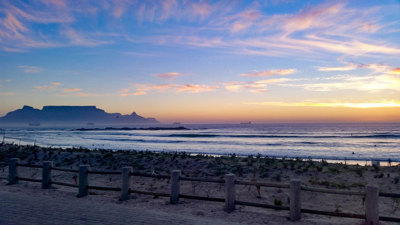 Heaven On Earth - Blouberg Beachfront Self-Catering Apartment Блаубергстранд Экстерьер фото